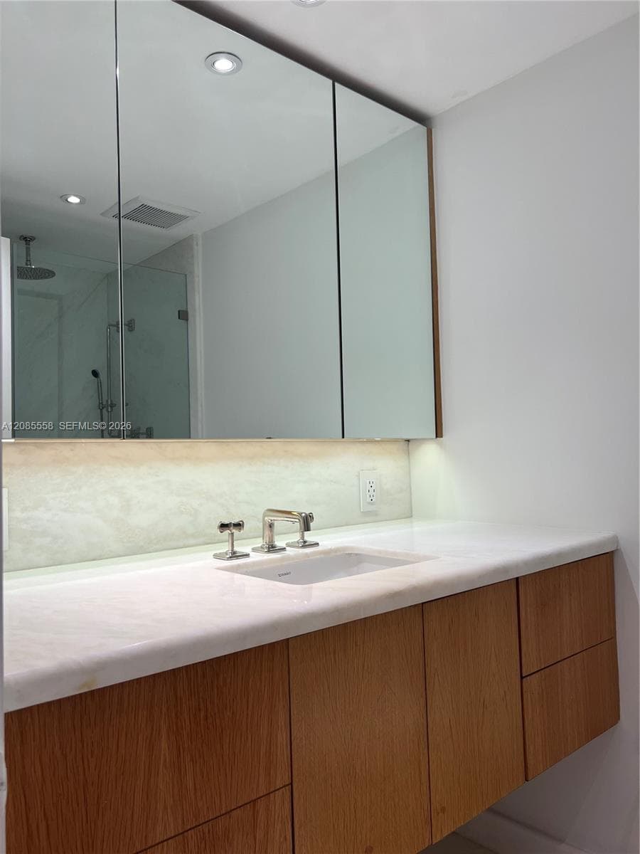 THE CARRIAGE HOUSE CONDO · #210 in Miami Beach - Photo 18
