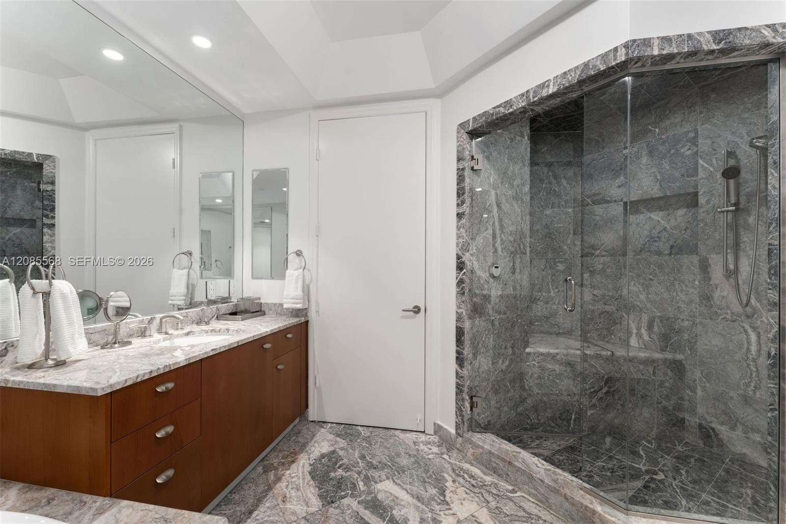 Turnberry Ocean Colony · #2502 in Sunny Isles Beach - Photo 14