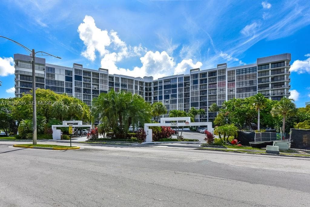 TOWERS OF OCEANVIEW SOUTH · #829 in Hallandale Beach - Photo 40