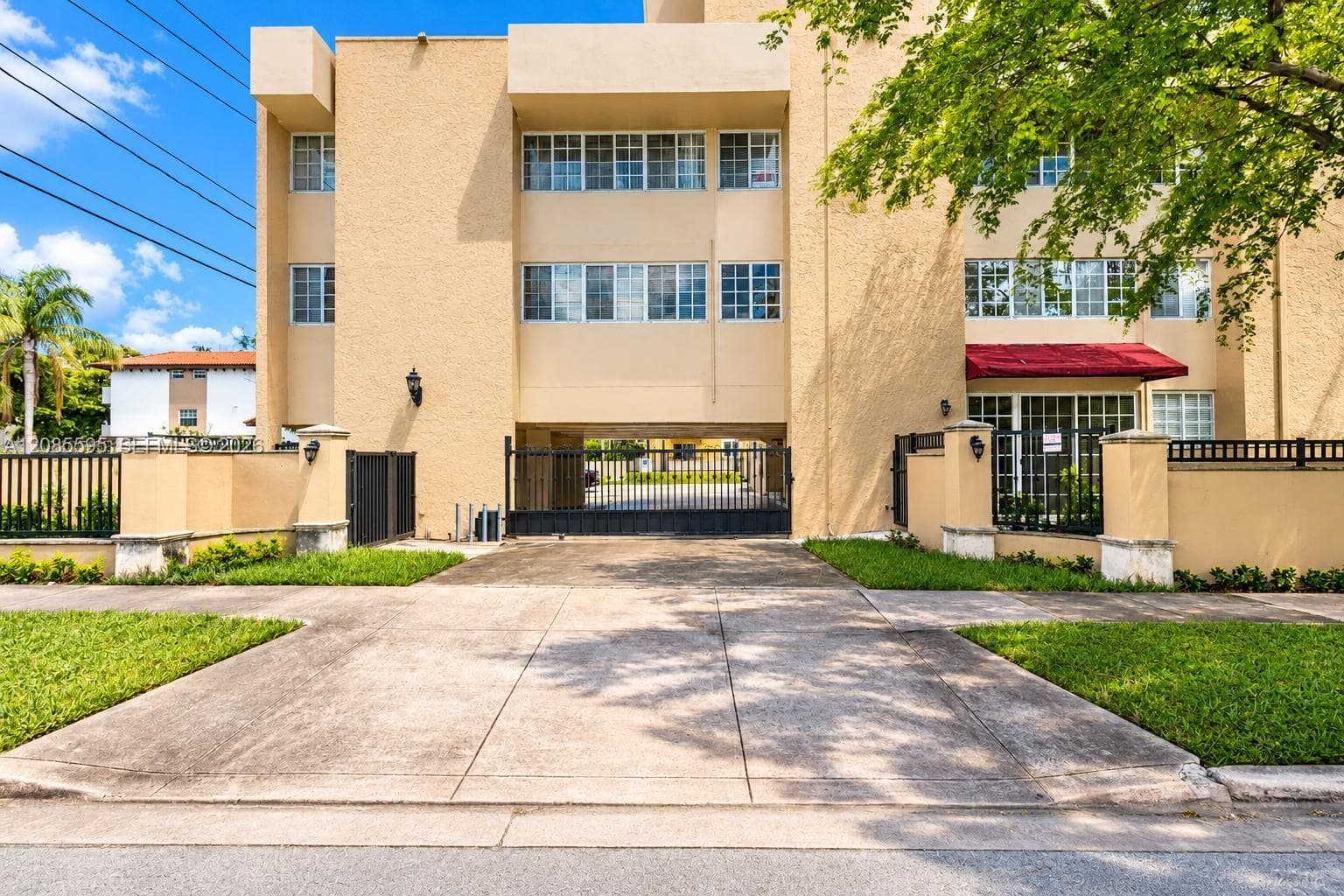 MADEIRA VILLAGE CONDO · #304 in Coral Gables - Photo 18