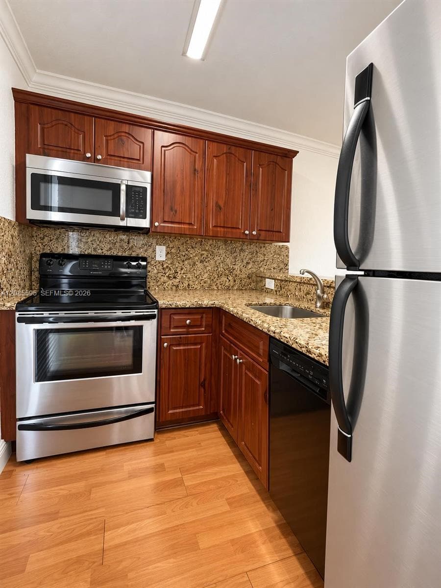 MADEIRA VILLAGE CONDO · #304 in Coral Gables - Photo 4