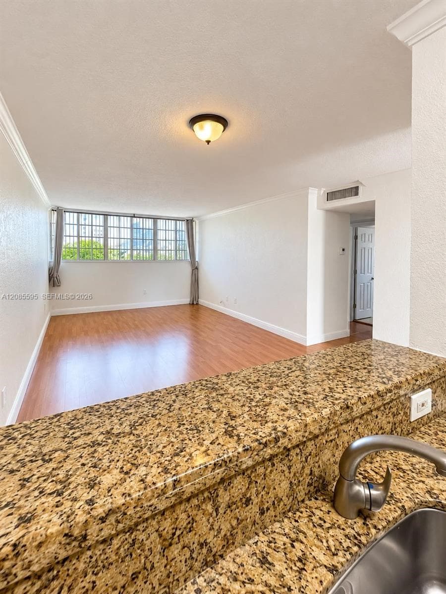 MADEIRA VILLAGE CONDO · #304 in Coral Gables - Photo 8