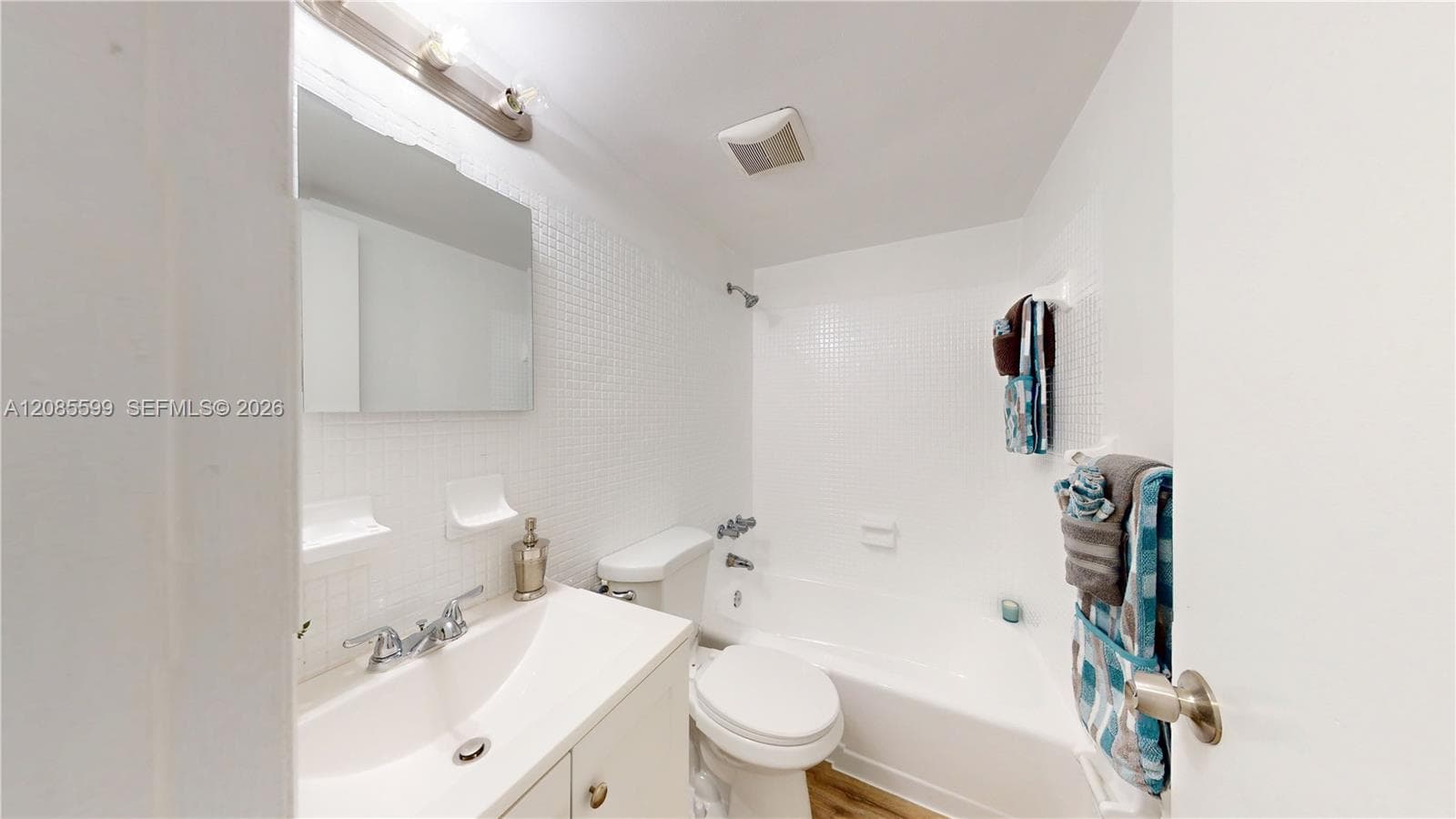 CAROLINA HEIGHTS · #32 in Miami - Photo 17