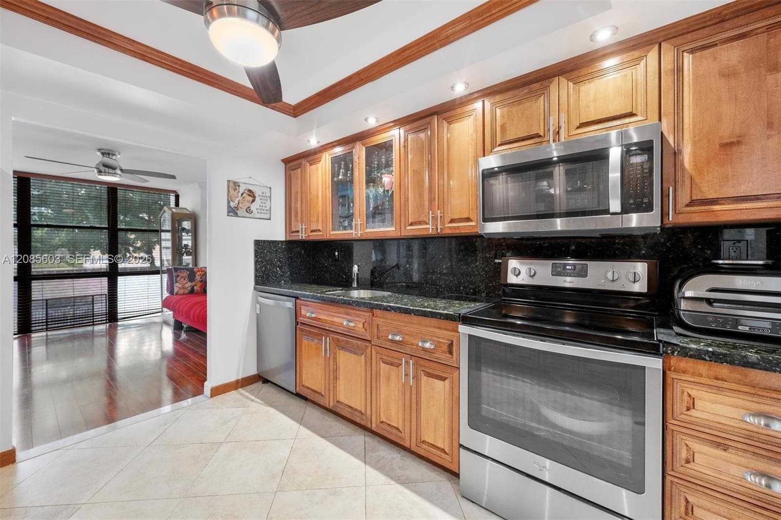 OCEANVIEW PARK CONDO · #220 in Hallandale Beach - Photo 8