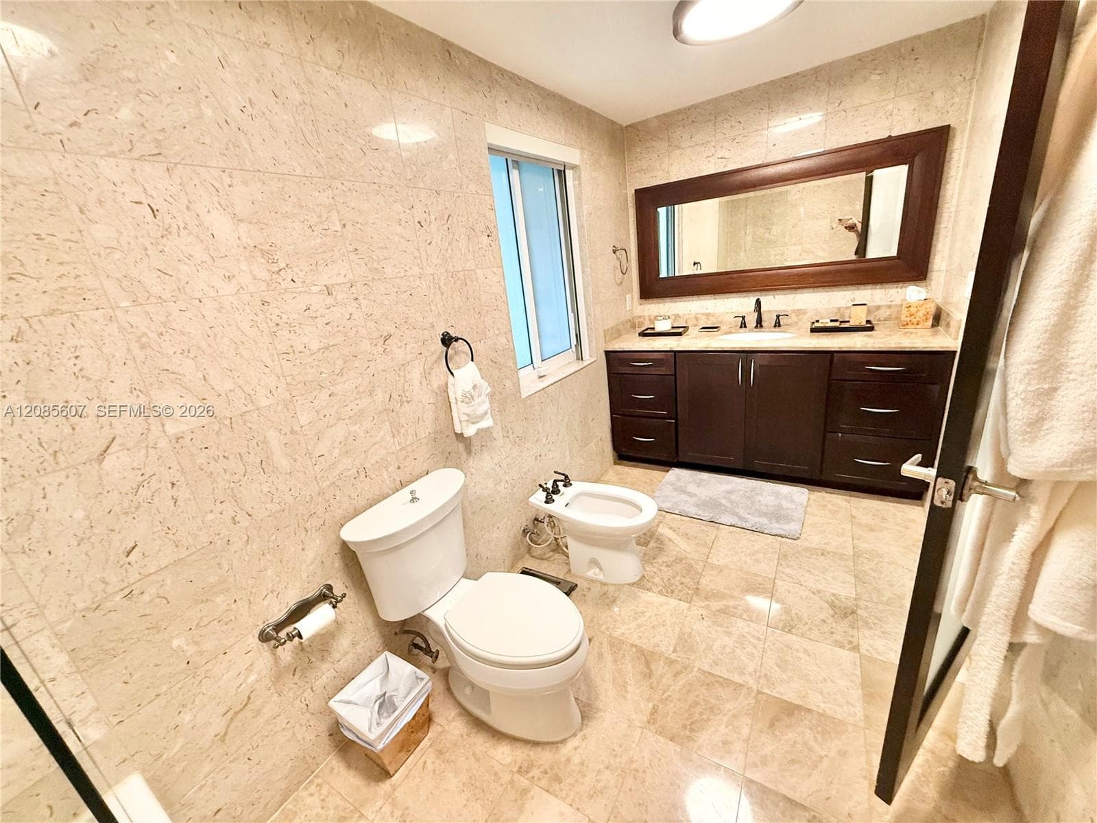 2001 Coral Gate Dr photo 28