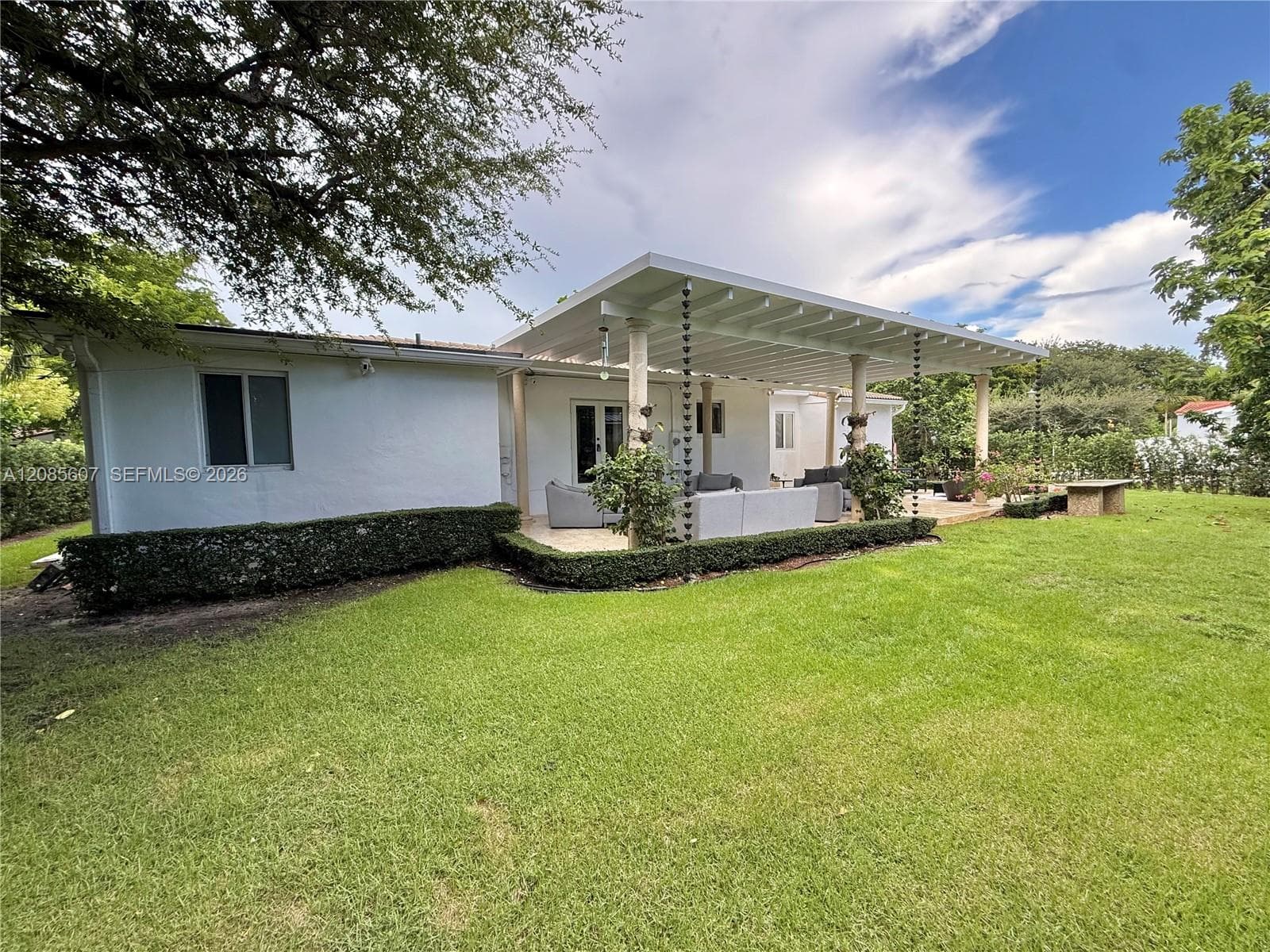 2001 Coral Gate Dr photo 44