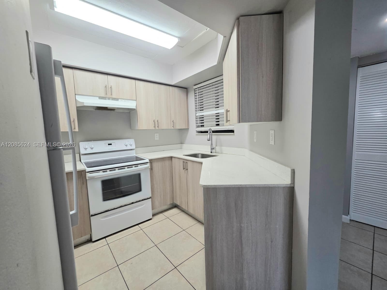 VERABELLA FALLS CONDO · #C-103 in Miami - Photo 12