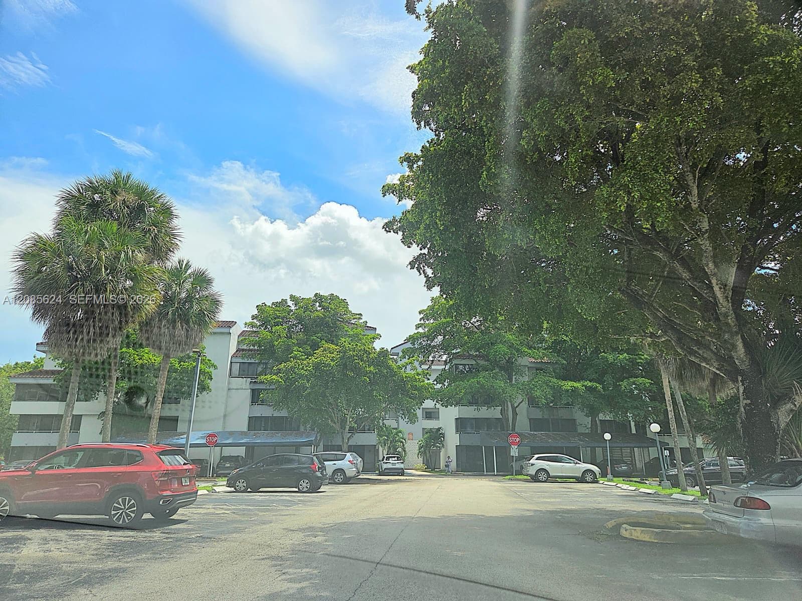 VERABELLA FALLS CONDO · #C-103 in Miami - Photo 3