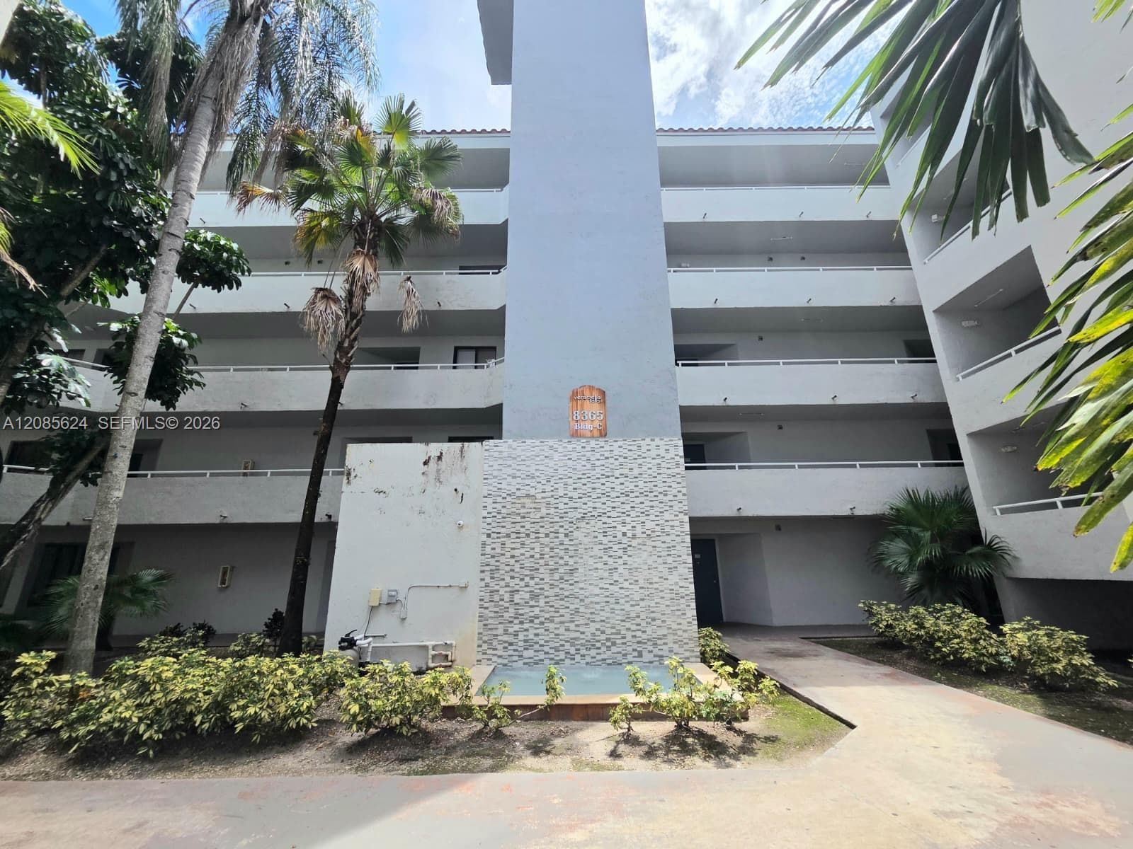 VERABELLA FALLS CONDO · #C-103 in Miami - Photo 4