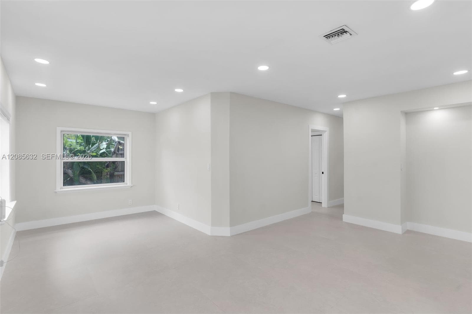 1525 NE 18th Ave photo 25