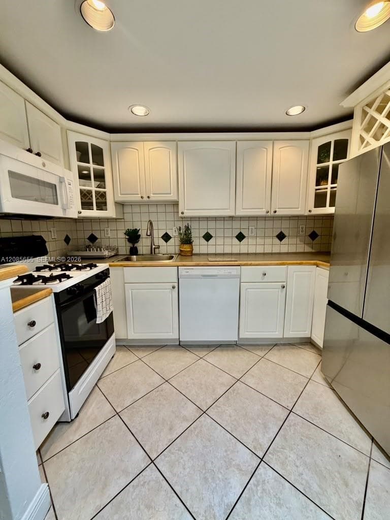 VILLAS OF PINECREST CONDO · #1033 in Pinecrest - Photo 13