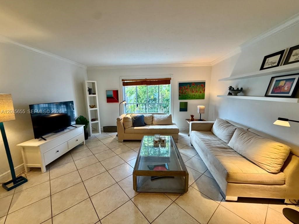 VILLAS OF PINECREST CONDO · #1033 in Pinecrest - Photo 5