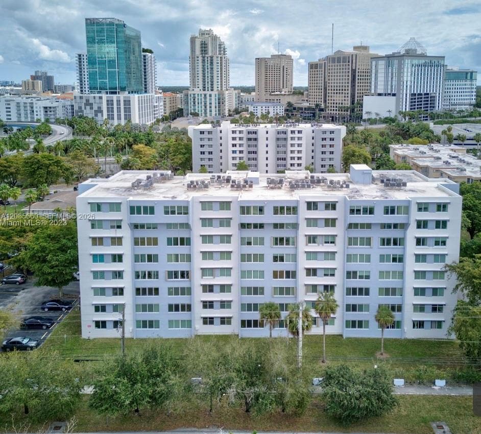 SUMMIT TOWER I OF DADELAN · #504 in Miami - Photo 20