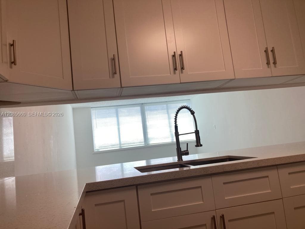 SUMMIT TOWER I OF DADELAN · #504 in Miami - Photo 9