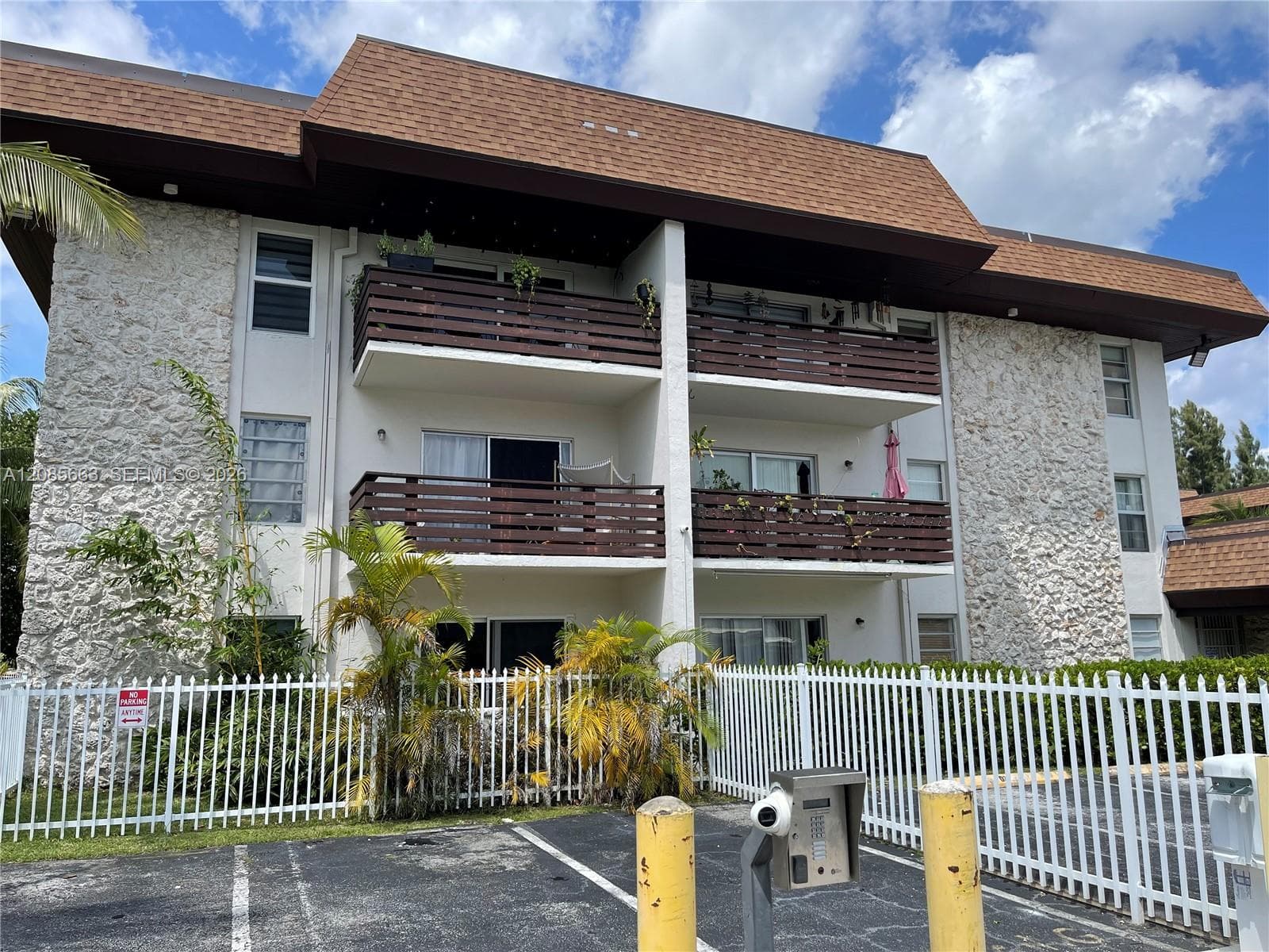 DADELAND CAPRI CONDO · #C202 in Miami - Photo 3