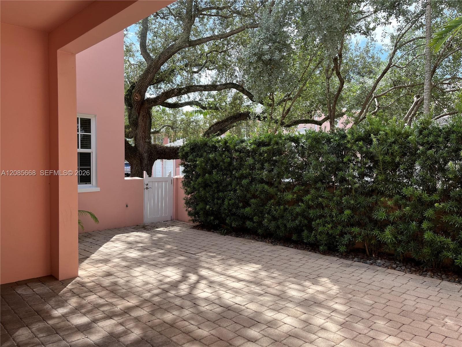 570 Loretto Ave #10 photo 16