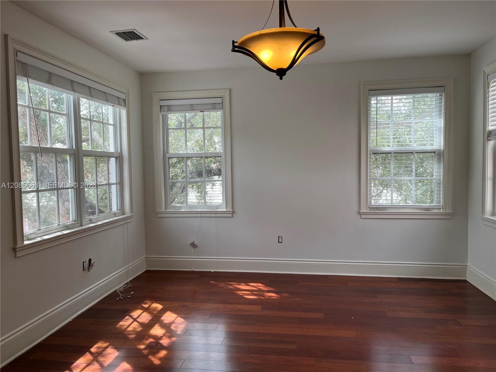570 Loretto Ave #10 photo 9