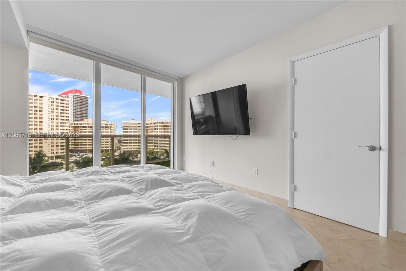 Beach Club Condo · #706 in Hallandale Beach - Photo 6