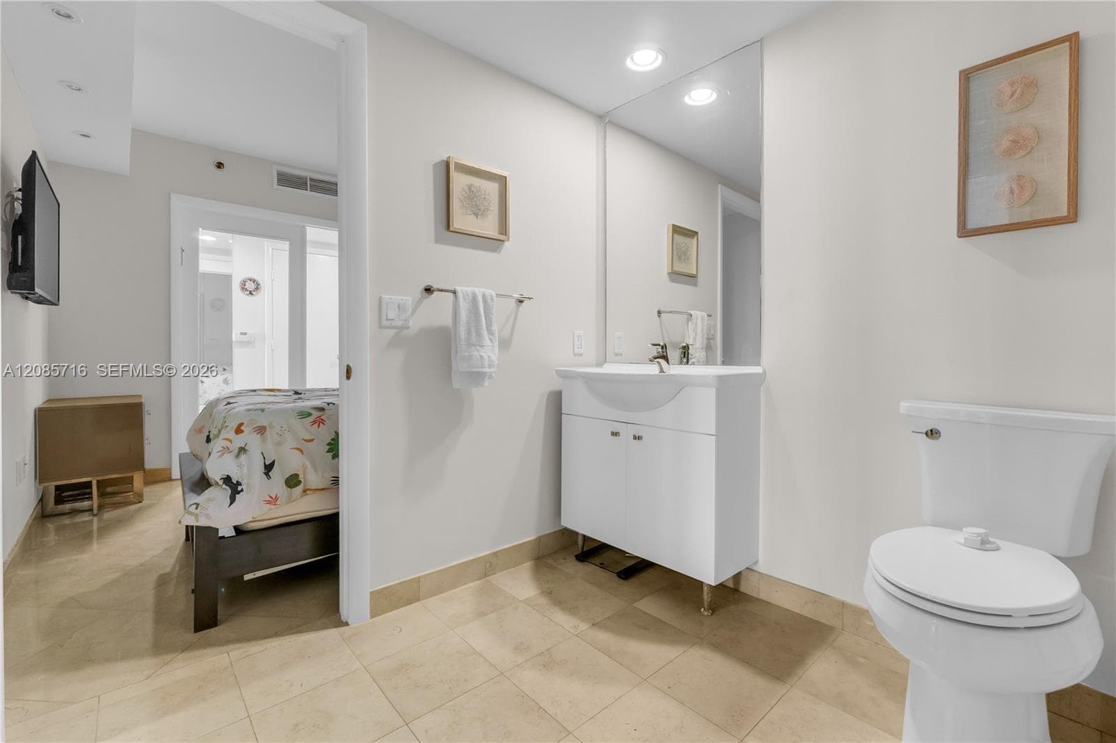 Beach Club Condo · #706 in Hallandale Beach - Photo 12