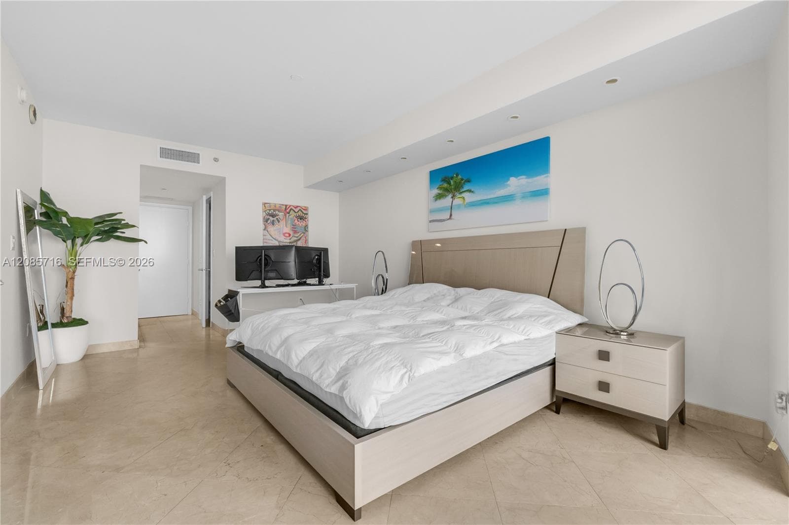 Beach Club Condo · #706 in Hallandale Beach - Photo 8