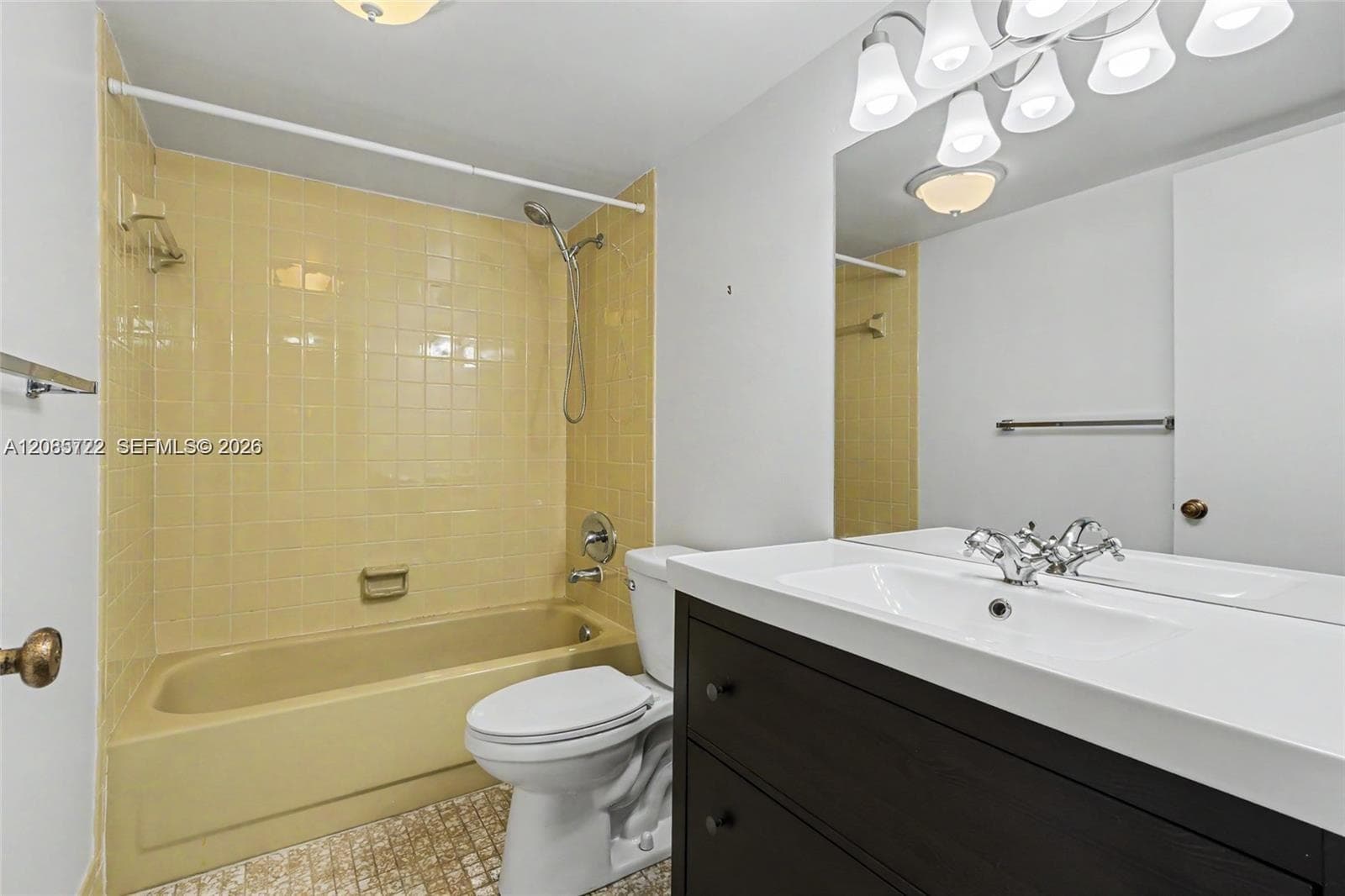 MEADOWBROOK LAKES CONDO · #103 in Dania Beach - Photo 17
