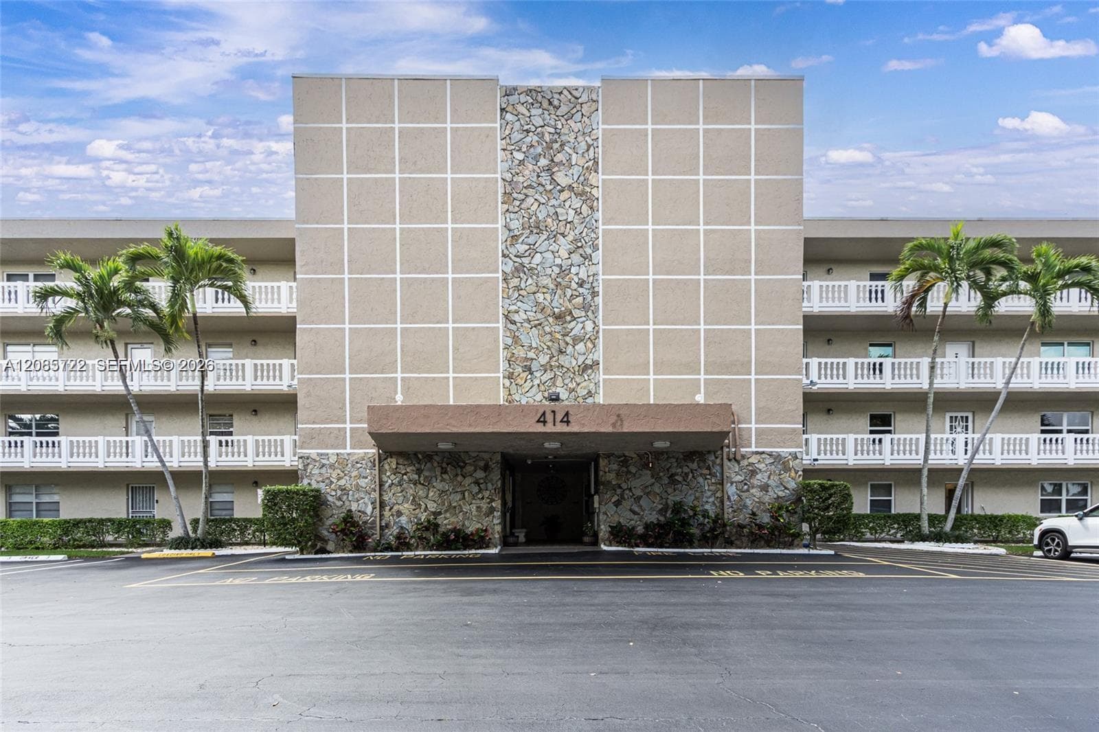 MEADOWBROOK LAKES CONDO · #103 in Dania Beach - Photo 21