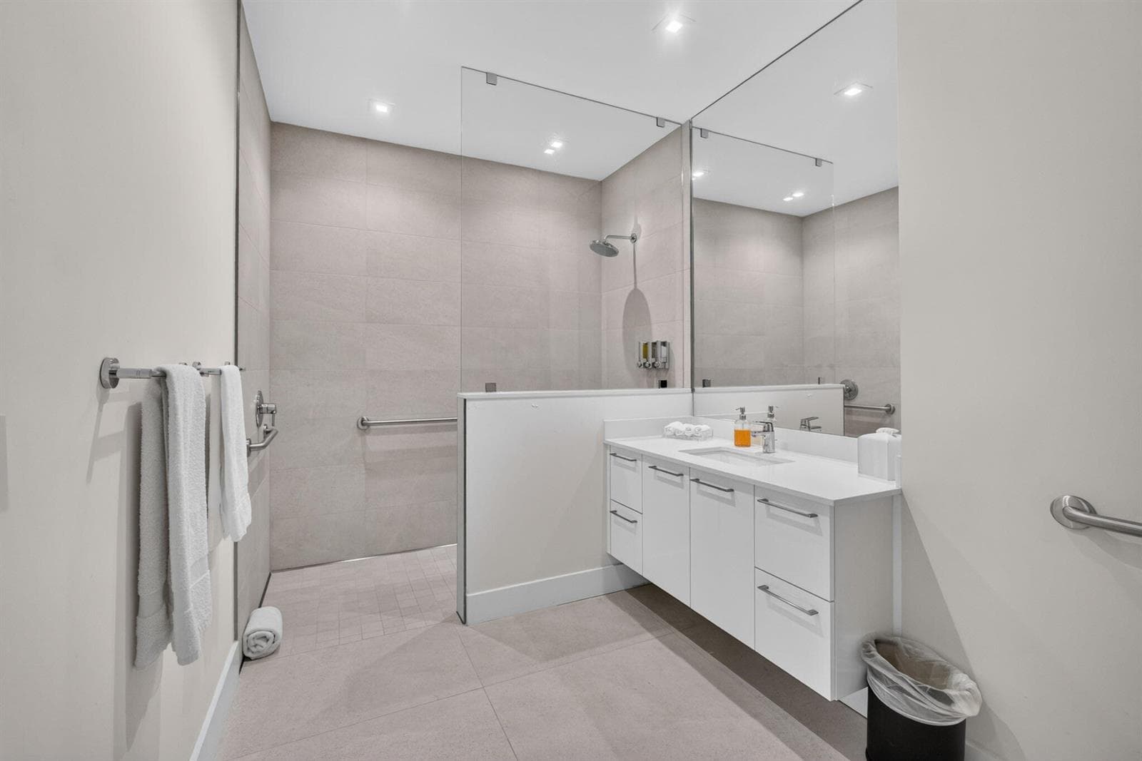 Hospitality Guest Suite bathrom
