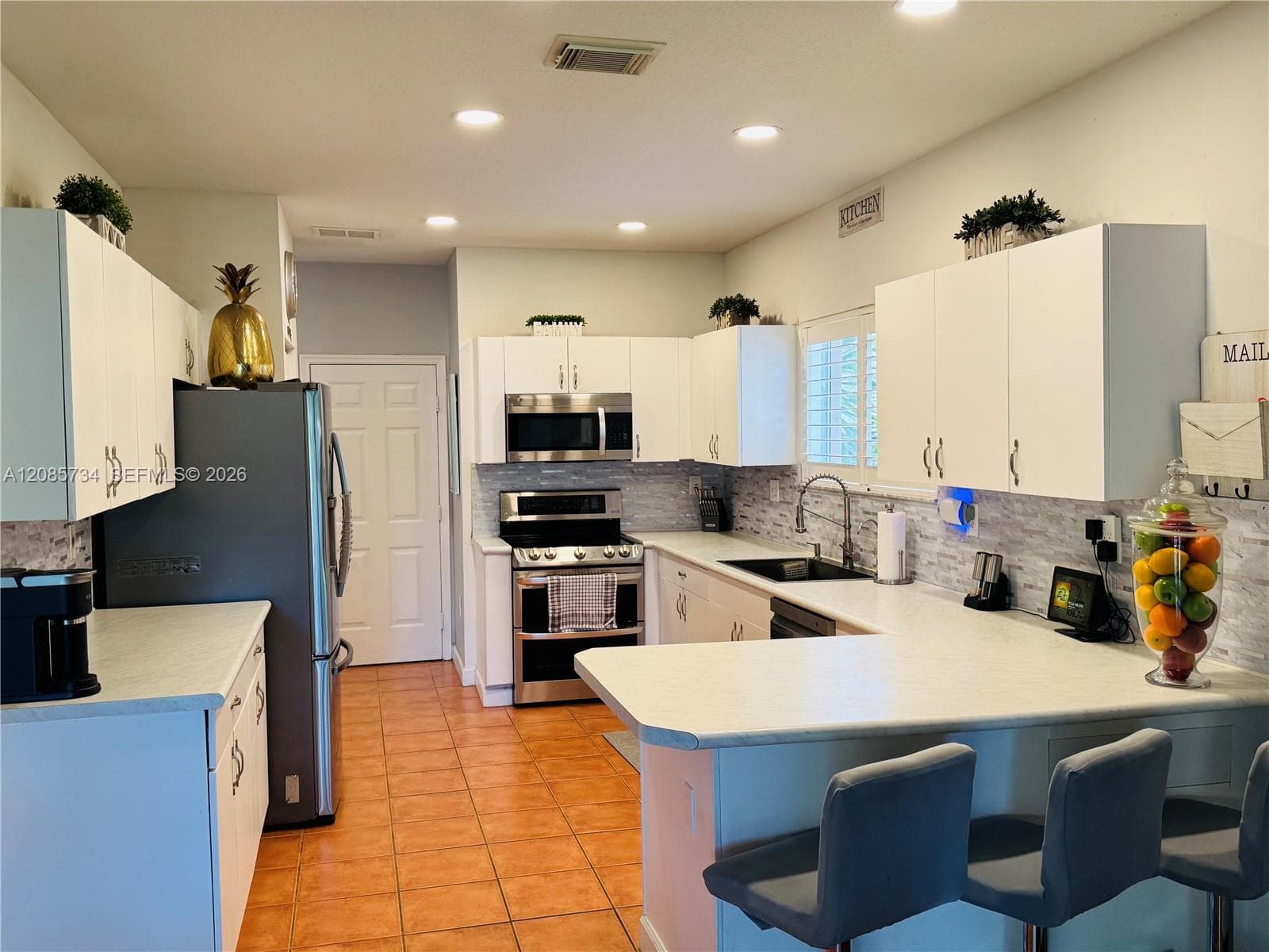 1240 NE 41st Pl photo 7
