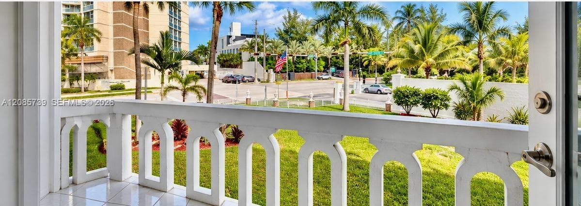 GOLDEN VIEW CONDO · #203 in Hallandale Beach - Photo 12