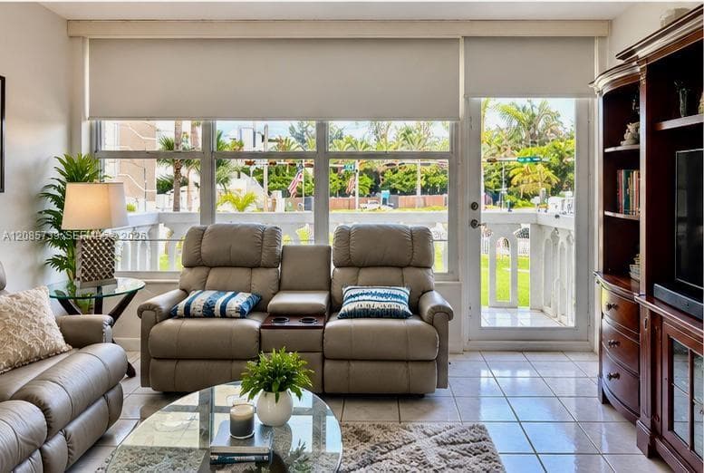 GOLDEN VIEW CONDO · #203 in Hallandale Beach - Photo 1