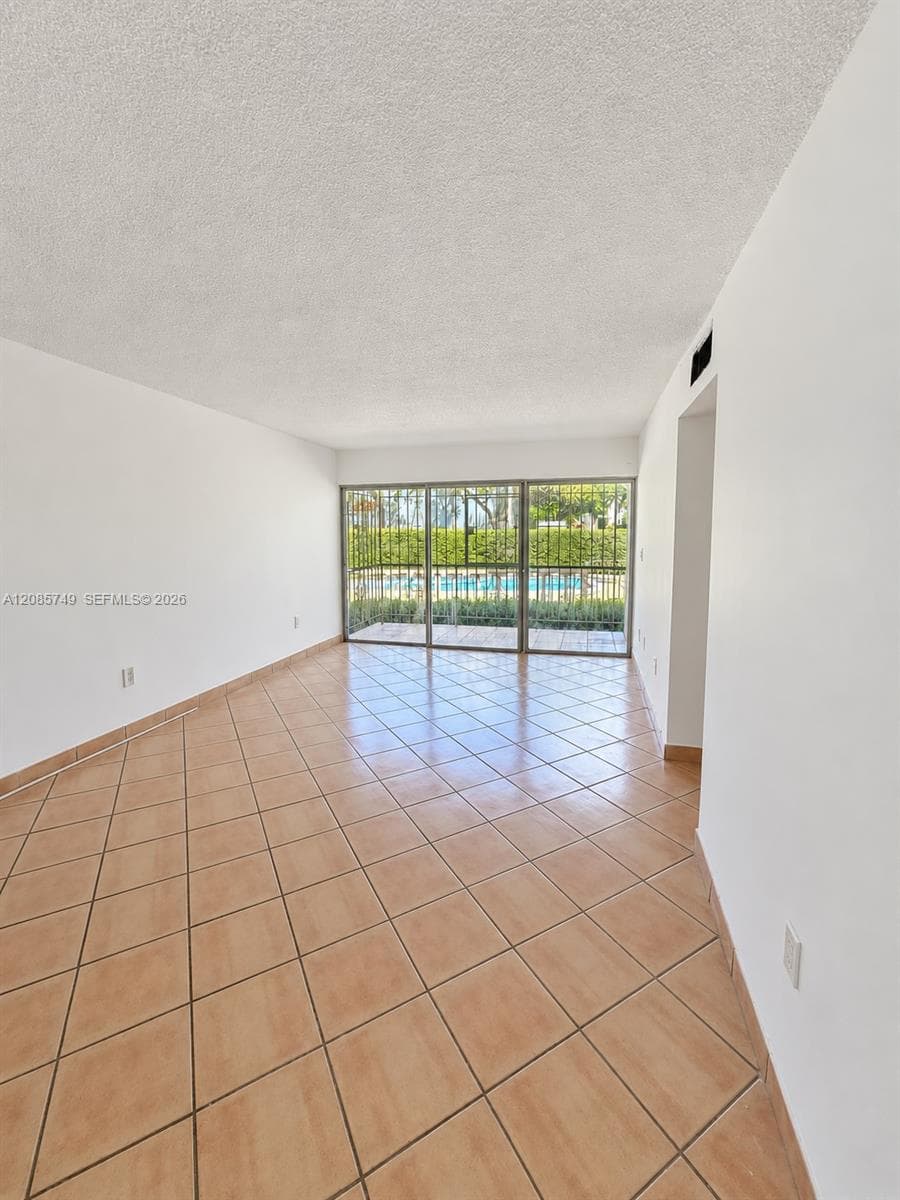 POINT BAY NORTH CONDO · #11 in Miami - Photo 3