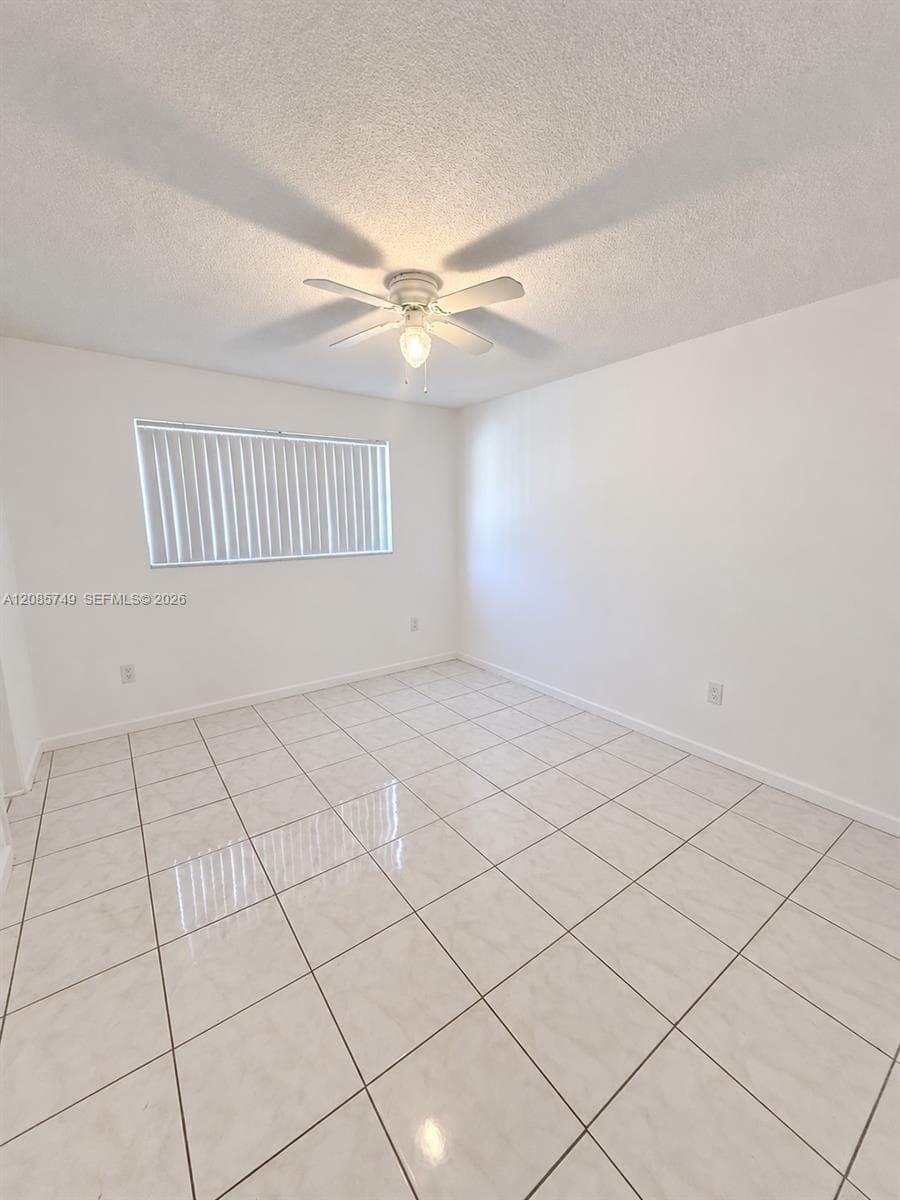 POINT BAY NORTH CONDO · #11 in Miami - Photo 9