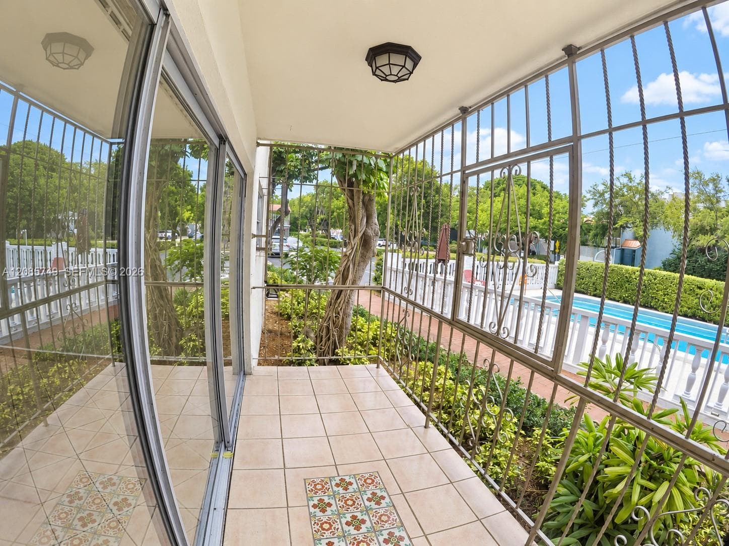 POINT BAY NORTH CONDO · #11 in Miami - Photo 11
