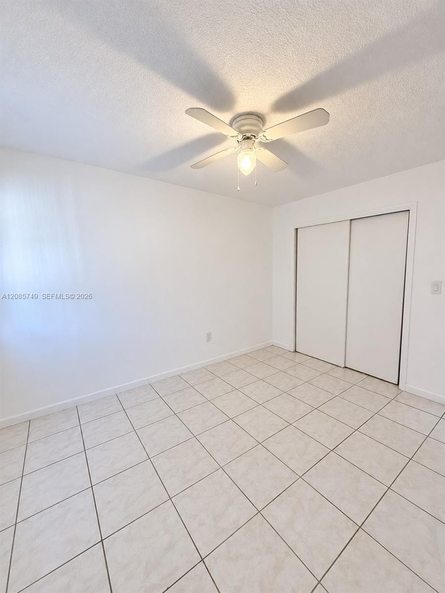 POINT BAY NORTH CONDO · #11 in Miami - Photo 8
