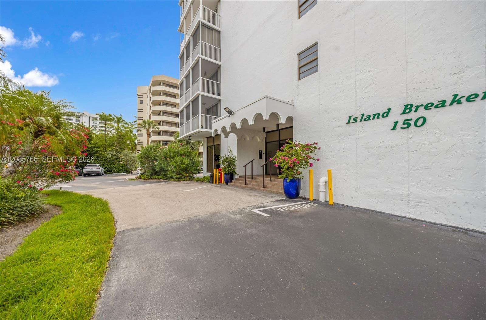 The Island Breaker · #2H in Key Biscayne - Photo 37