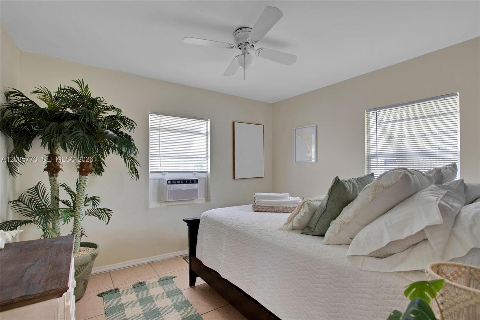 2315 Hope St photo 12