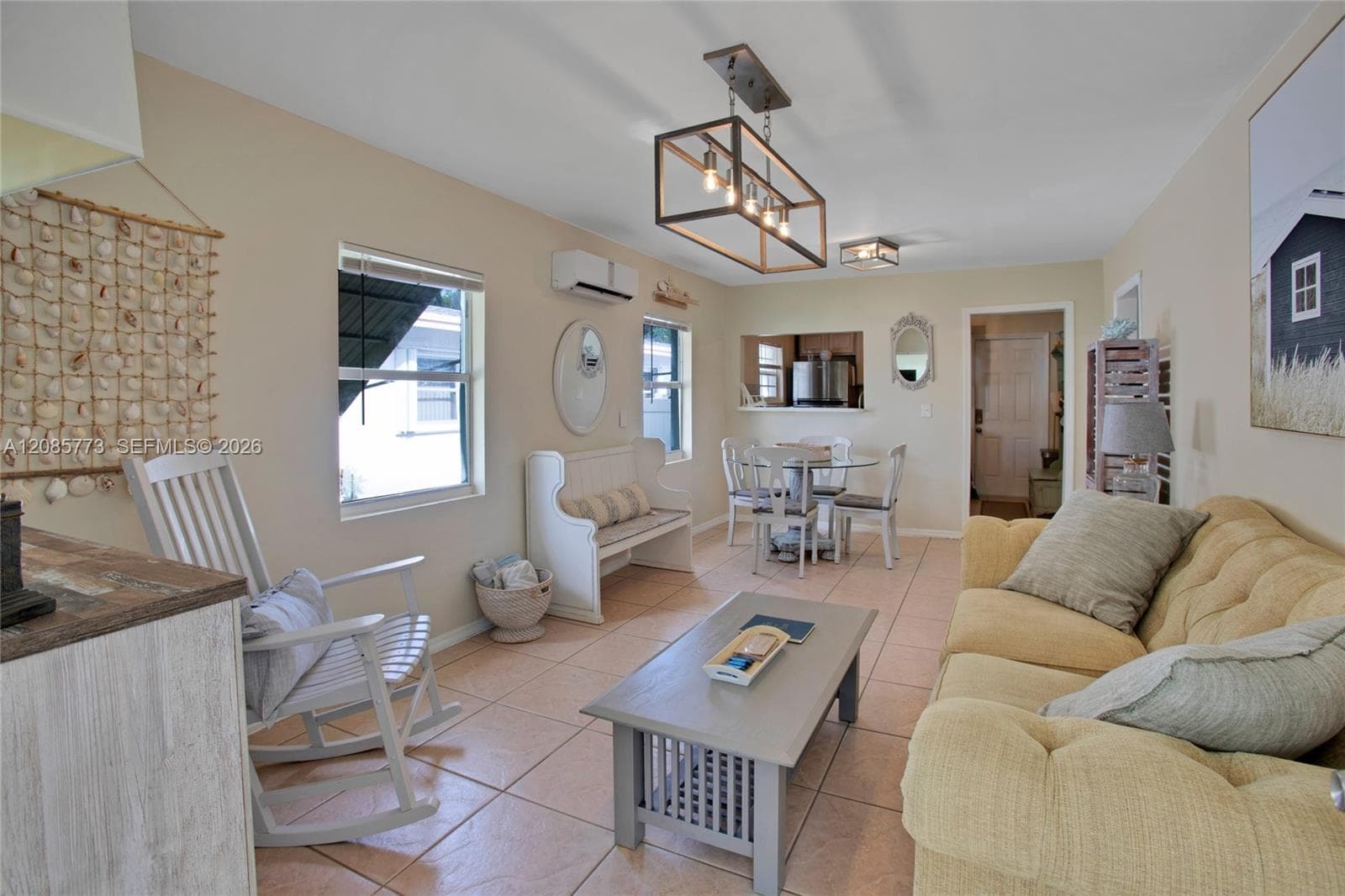 2315 Hope St photo 3