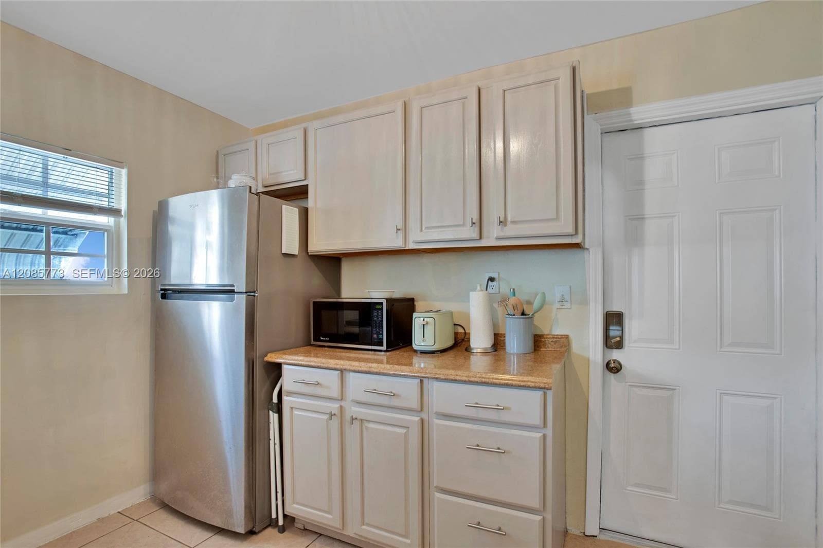2315 Hope St photo 9
