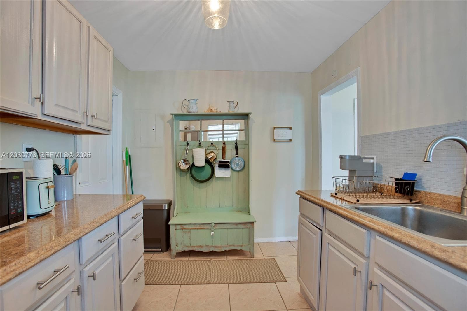 2315 Hope St photo 10