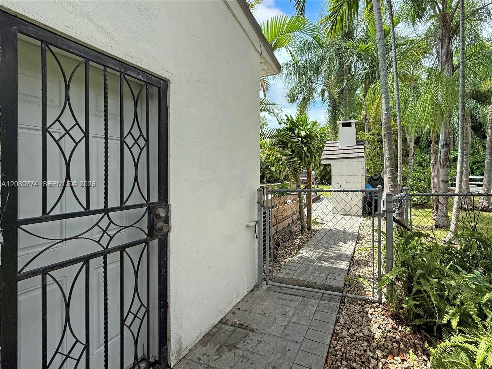 3128 Coconut Grove Dr photo 23
