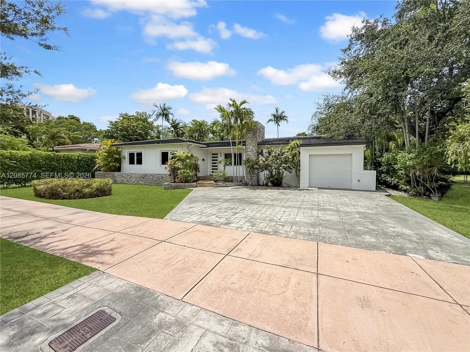 3128 Coconut Grove Dr photo 3