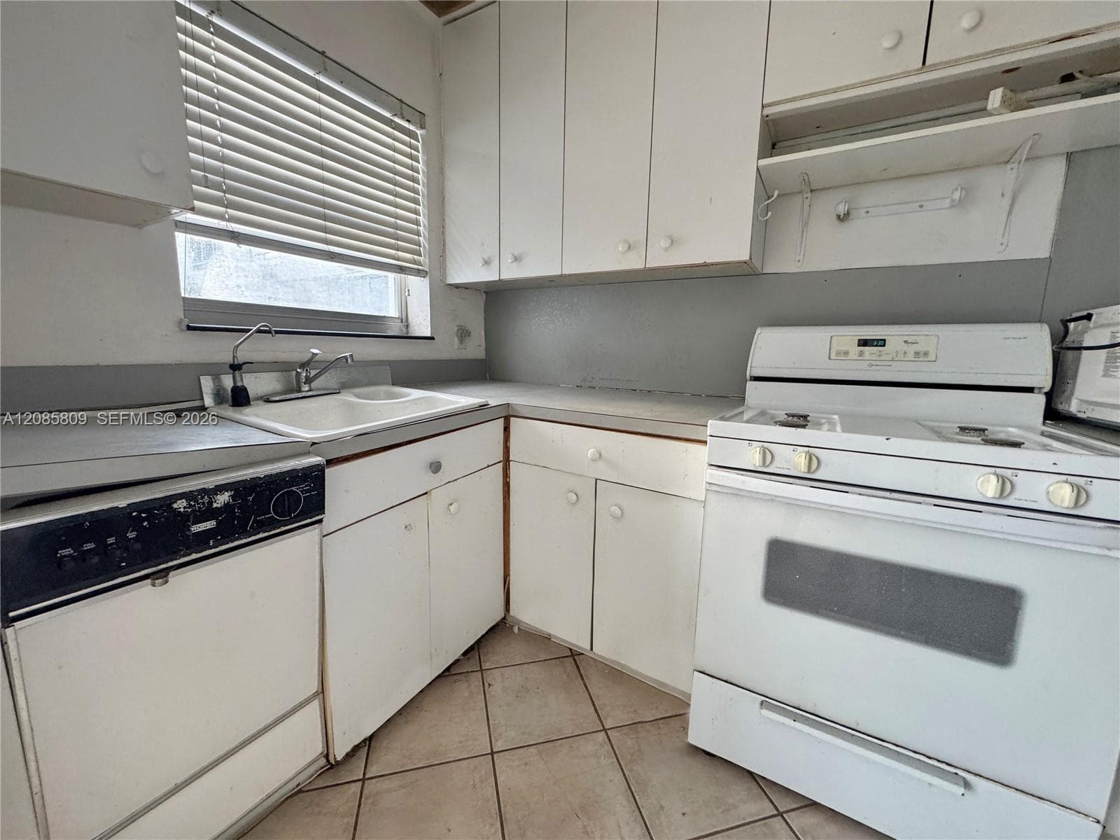 GOLDEN DREAMS CONDO · #20 in Miami Beach - Photo 5