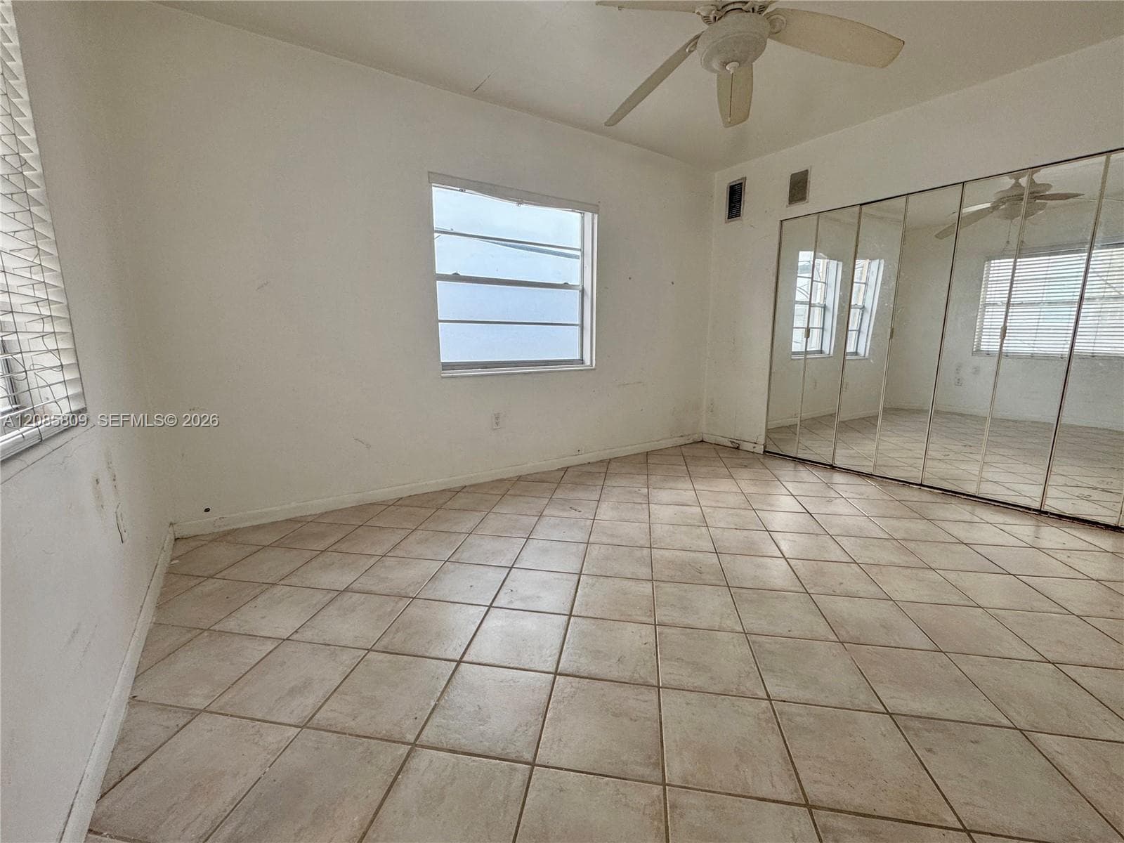 GOLDEN DREAMS CONDO · #20 in Miami Beach - Photo 10