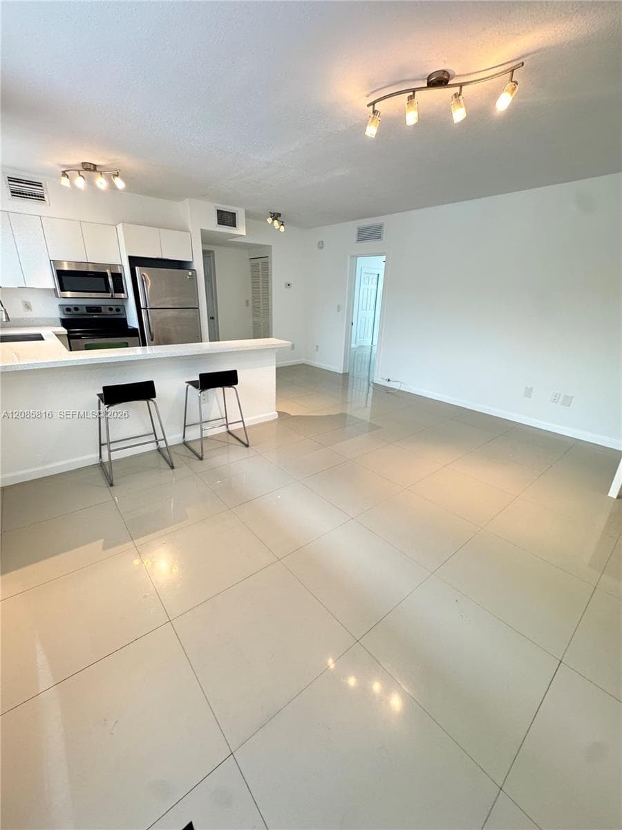 BISCAYNE BCH SUB · #2 in Miami Beach - Photo 3