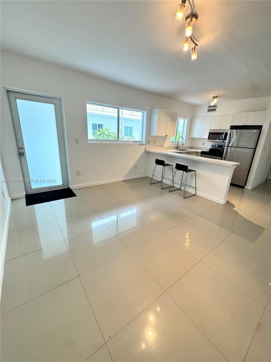 BISCAYNE BCH SUB · #2 in Miami Beach - Photo 4