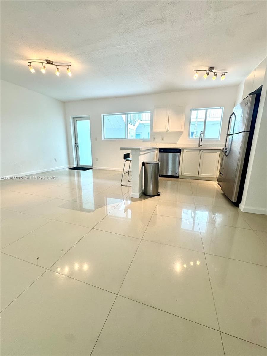 BISCAYNE BCH SUB · #2 in Miami Beach - Photo 8