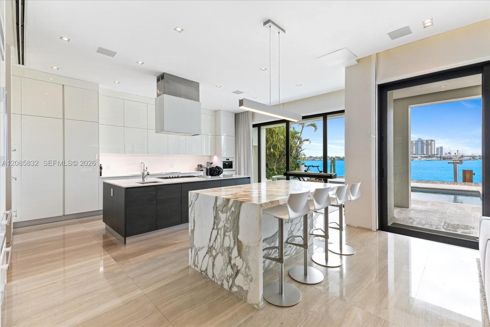 401 E Rivo Alto Dr photo 16