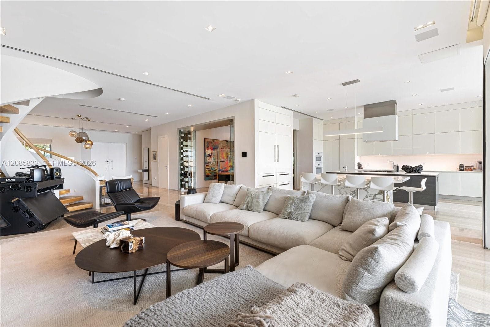 401 E Rivo Alto Dr photo 12