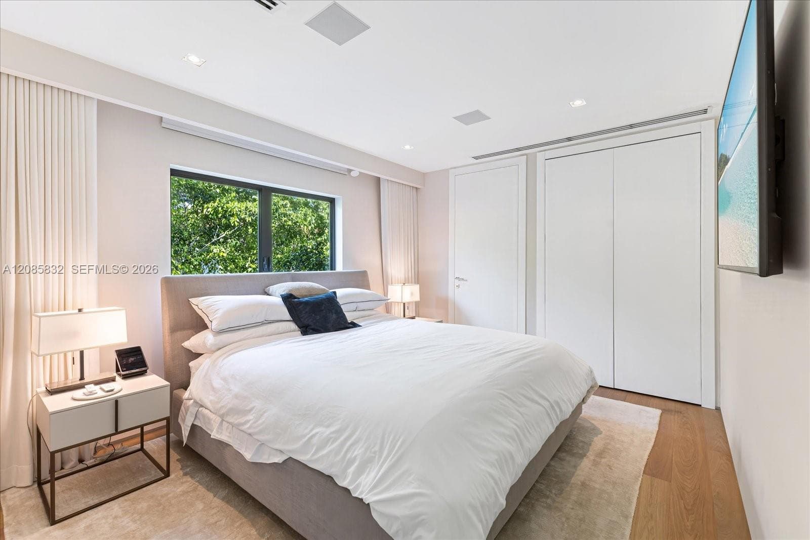 401 E Rivo Alto Dr photo 31