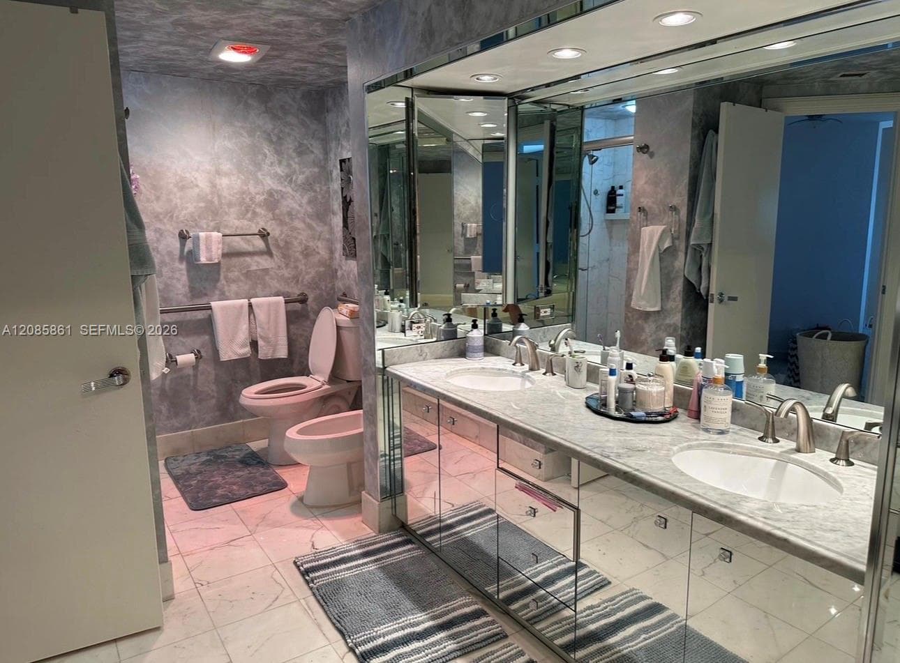 TERRACES NORTH TURNBERRY · #2002 in Aventura - Photo 2